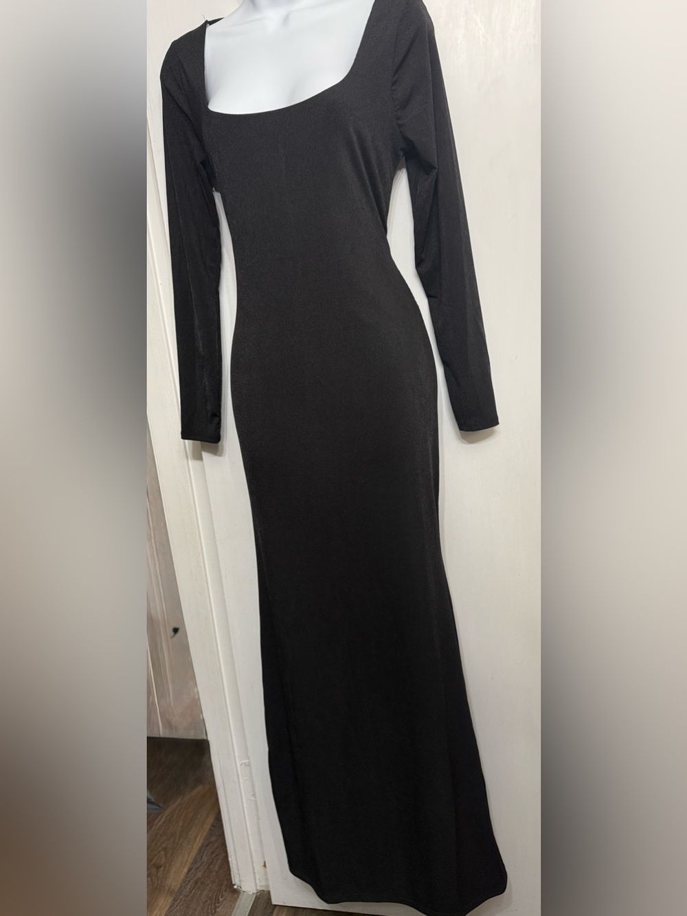 Fashion Nova Black Scoop Neck Long Sleeve Maxi Dress